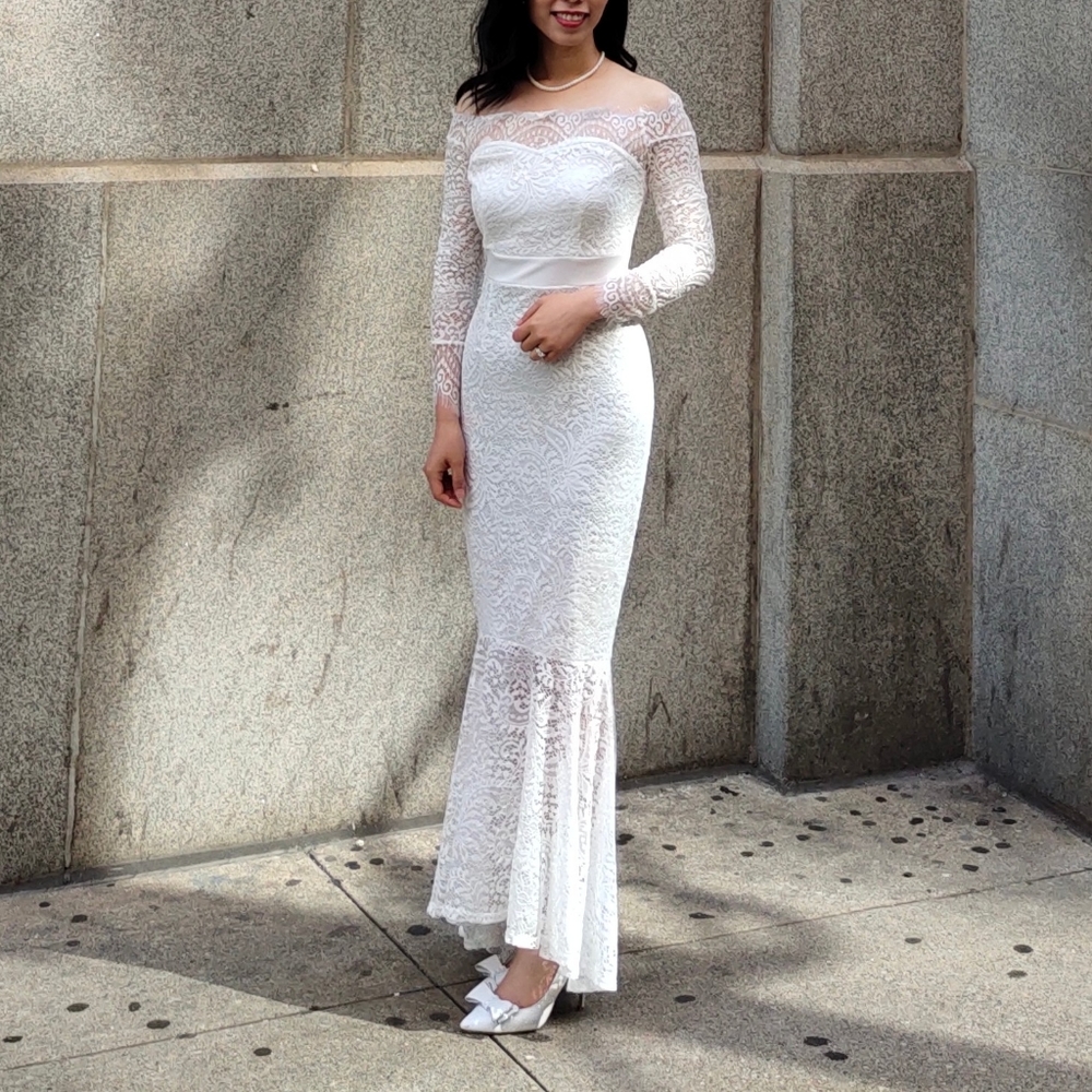 Mermaid Style Off White Lace Dress Small